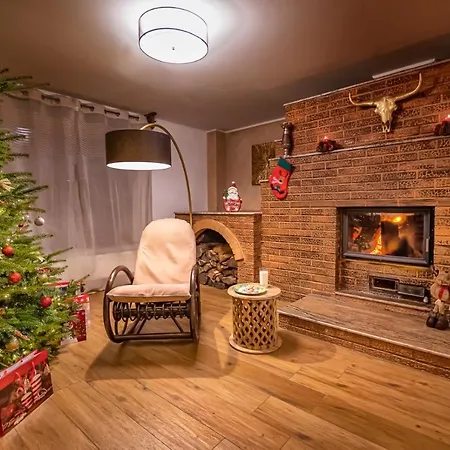 Transilvania Mansion Гостьовий будинок