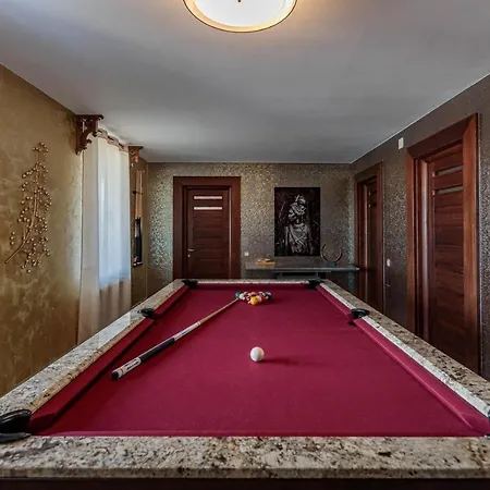 Transilvania Mansion *